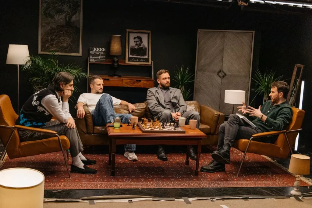 Icons of the Airwaves: Famous Talk Show Hosts Who Shaped Entertainment